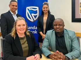 news-596-chamberandstandardbanksigningpic.jpg